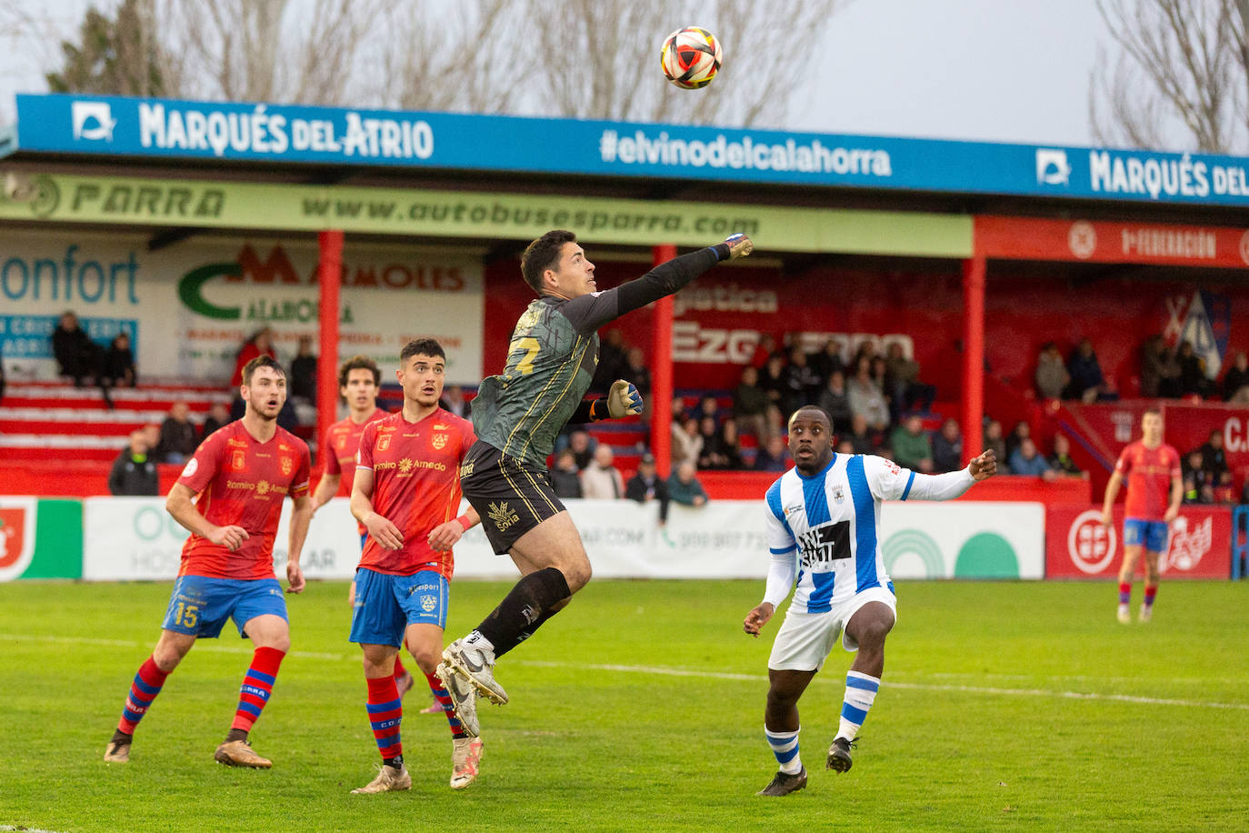 El derbi entre el Calahorra y el Náxara, en imágenes