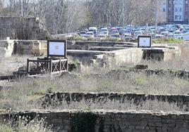 Los restos del convento de Valbuena, entre otras ruinas, vuelven a aparecer entre la maleza pendiente del correspondiente desbroce.