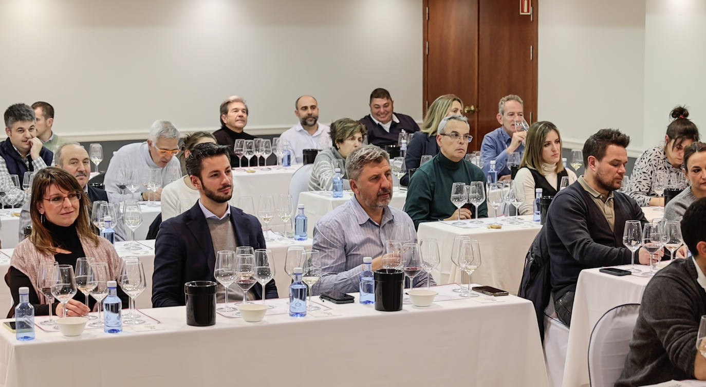 La cata de Bodegas Sínodo, en imágenes