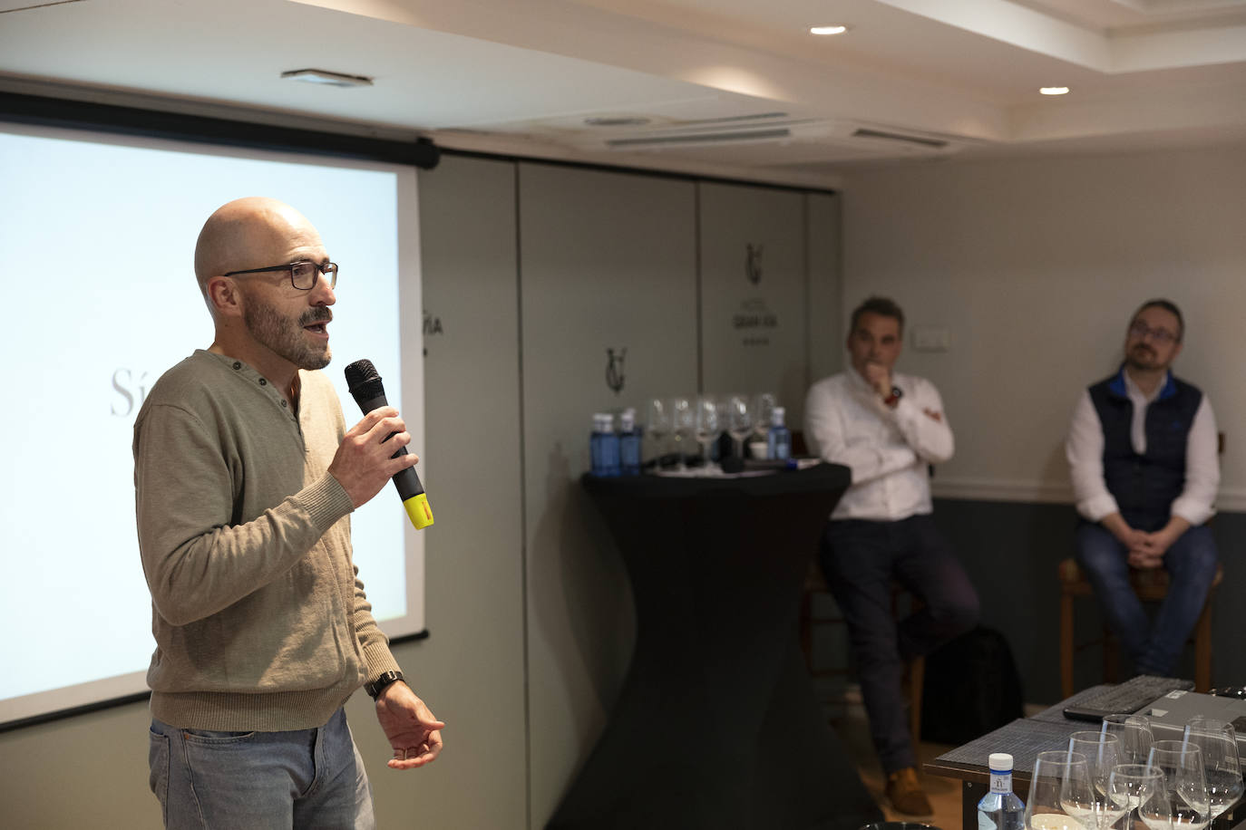 La cata de Bodegas Sínodo, en imágenes