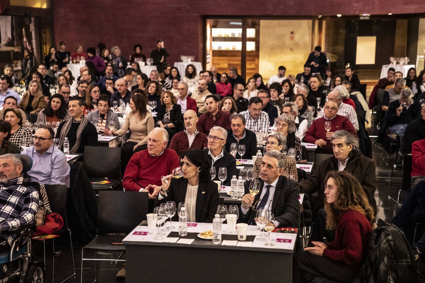 Cata solidaria de Juan Carlos Sancha en beneficio de enfermos de ELA