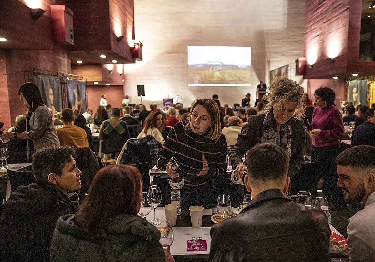 Cata solidaria de Juan Carlos Sancha en beneficio de enfermos de ELA