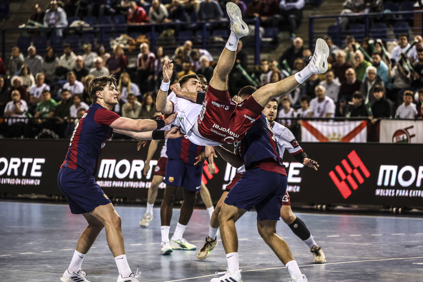 Las imágenes del Ciudad de Logroño-Barcelona