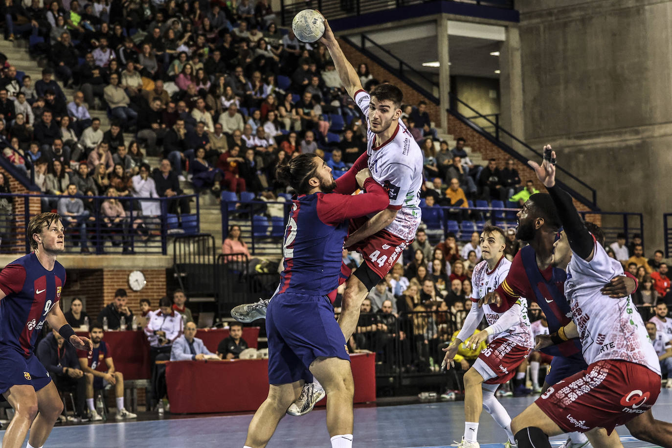 Las imágenes del Ciudad de Logroño-Barcelona