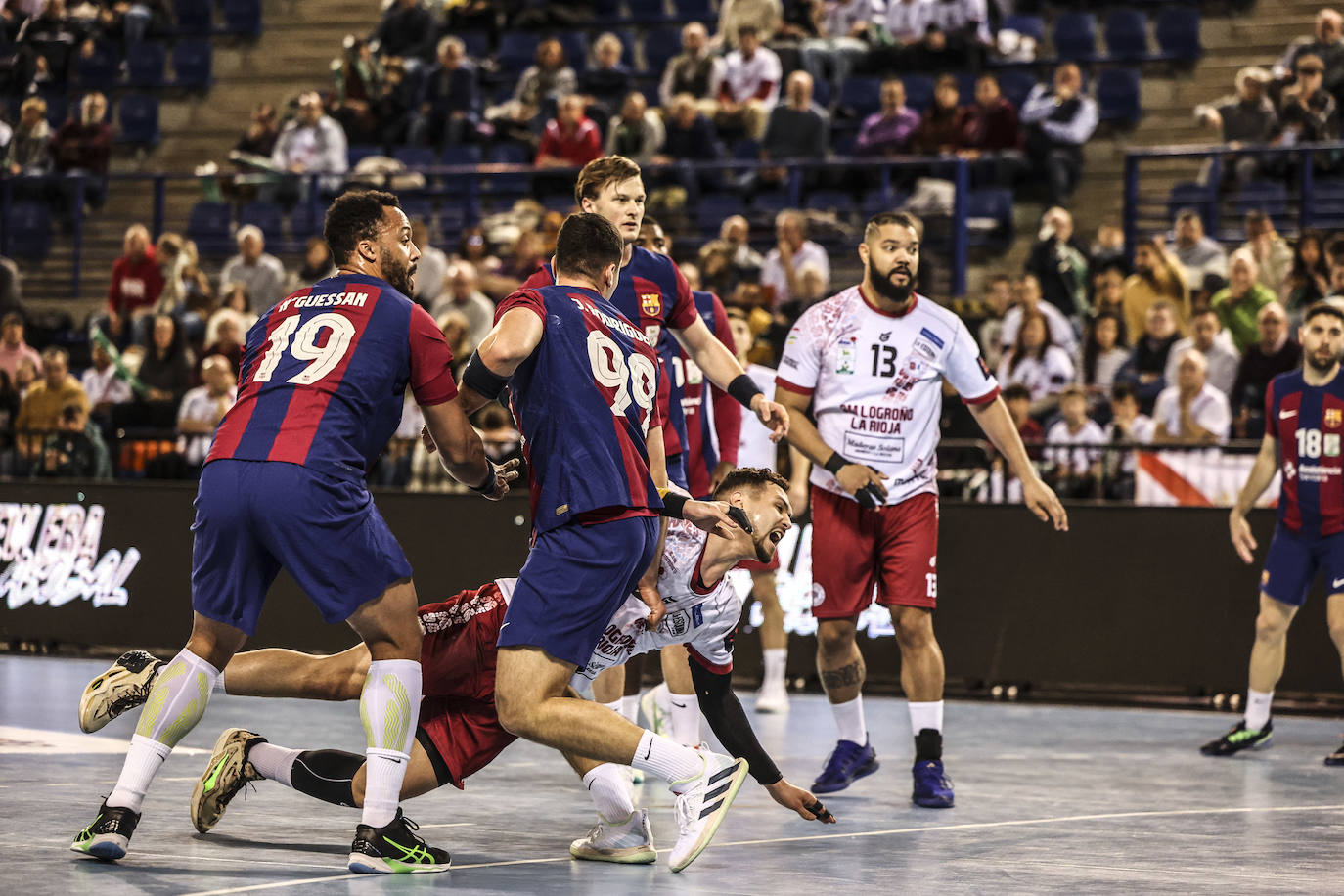 Las imágenes del Ciudad de Logroño-Barcelona