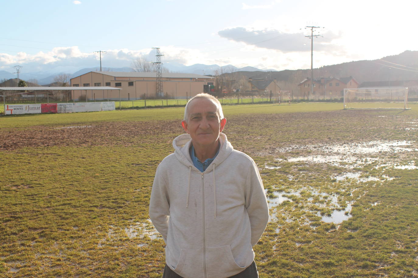 Mal estado de los campos de fútbol de &#039;El Cementerio&#039;