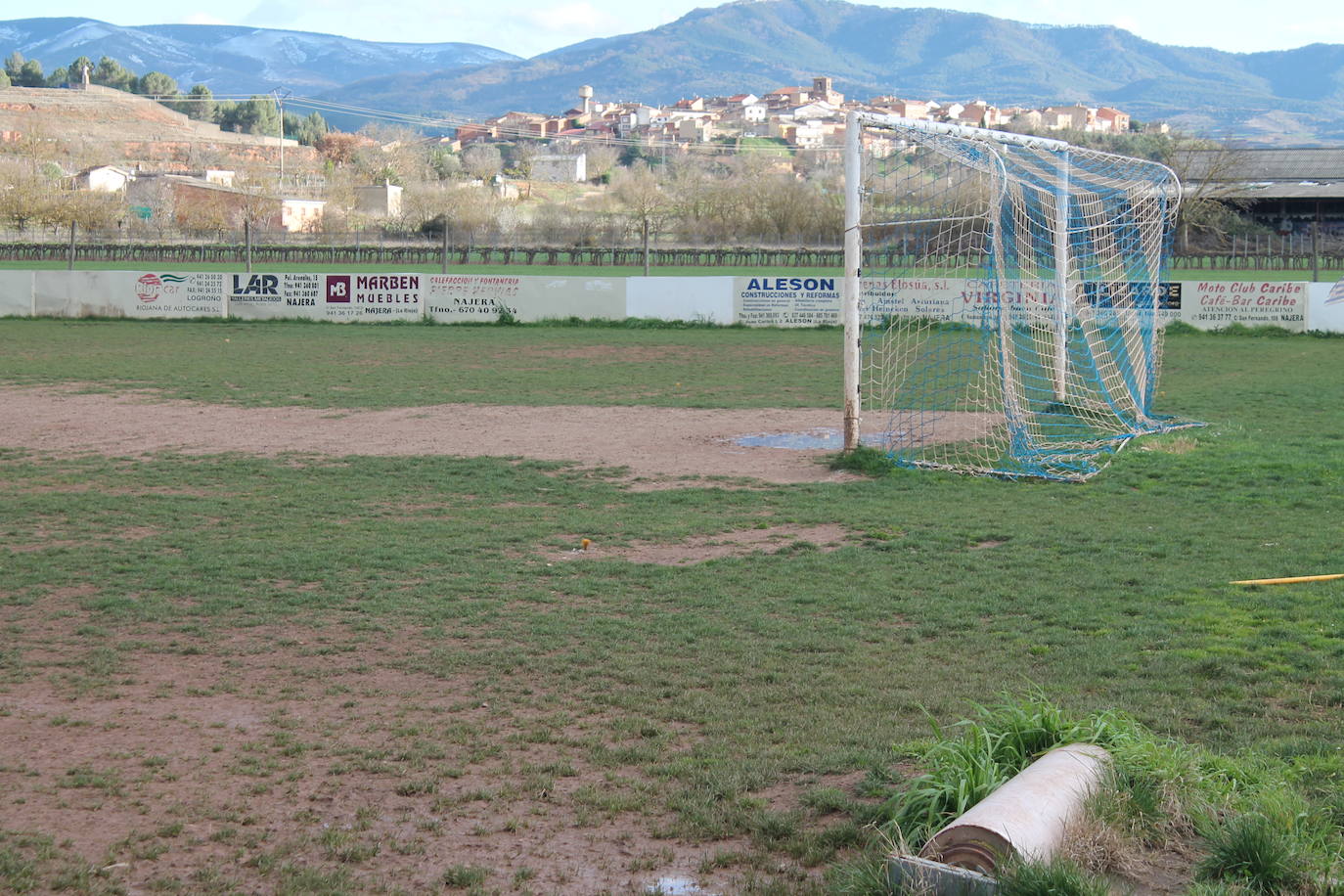 Mal estado de los campos de fútbol de &#039;El Cementerio&#039;