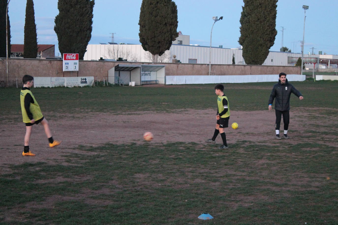 Mal estado de los campos de fútbol de &#039;El Cementerio&#039;