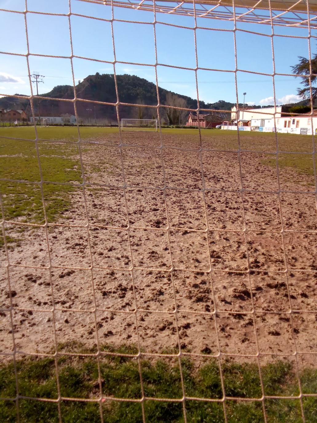 Mal estado de los campos de fútbol de &#039;El Cementerio&#039;