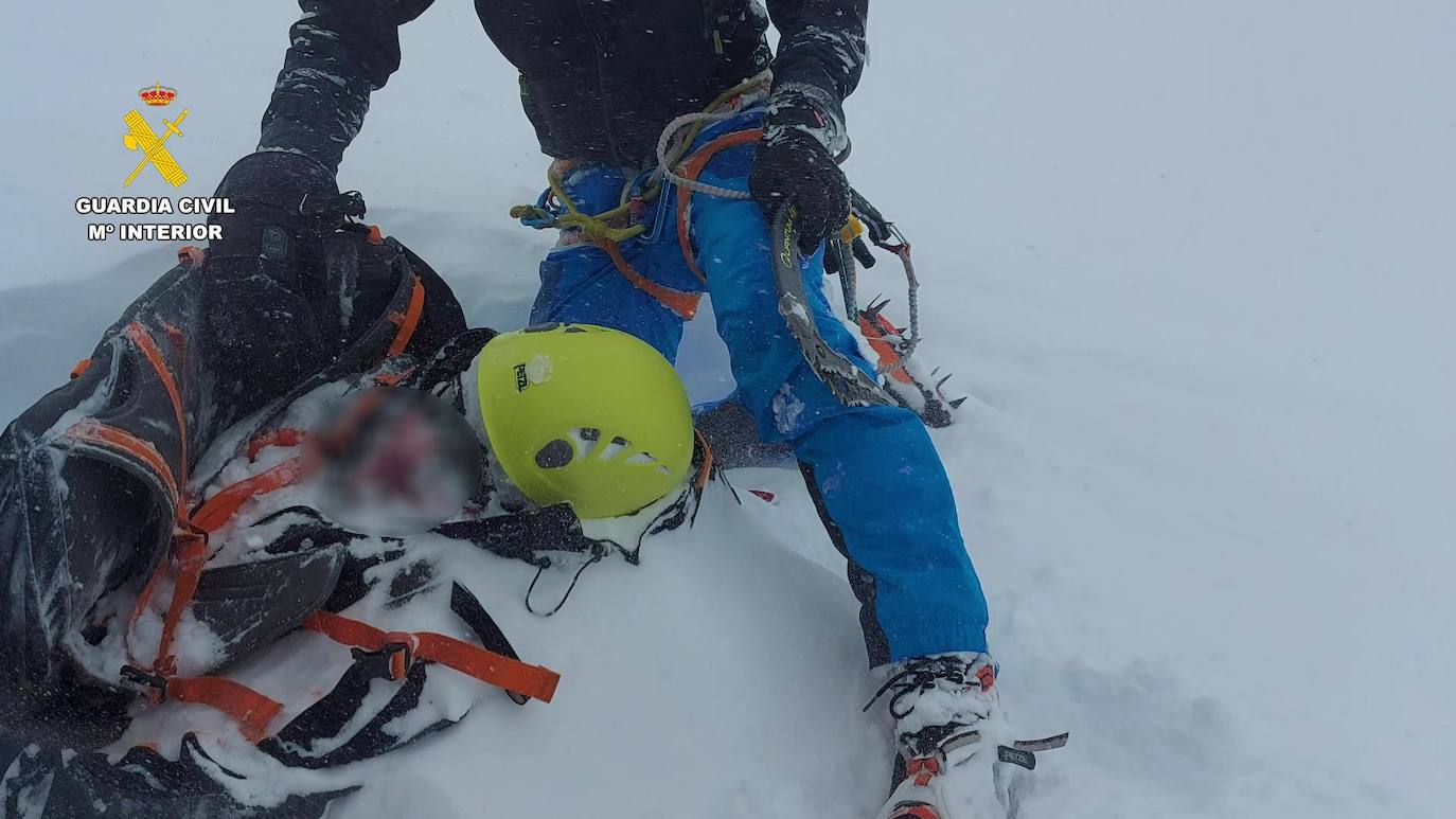 Imágenes del rescate en la cara norte del San Lorenzo.