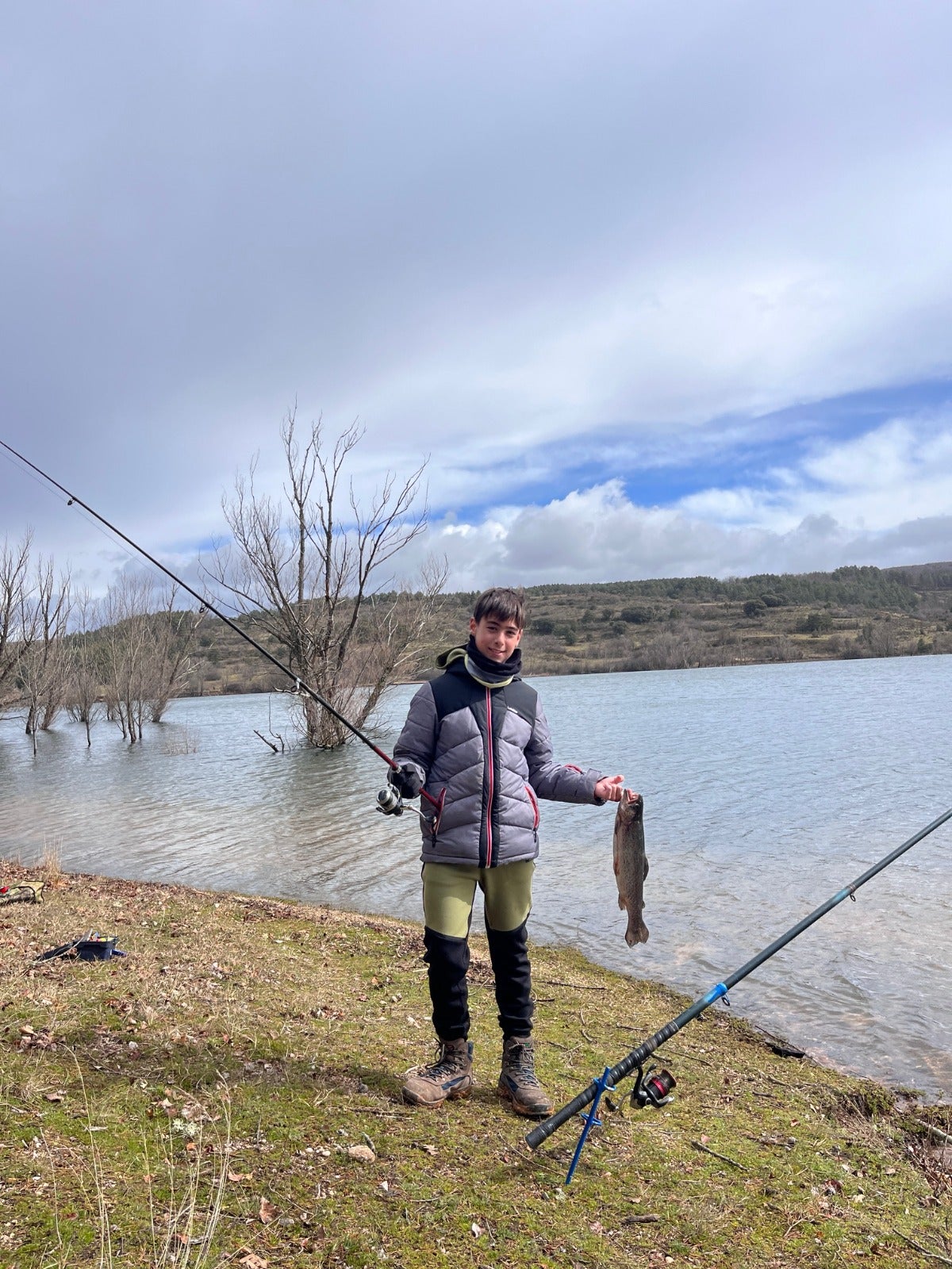 El inicio de la temporada de pesca en el embalse González Lacasa y la laguna de Tricio