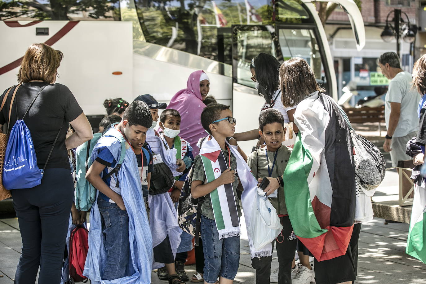 Llegada de niños y niñas saharauis a la ciudad de Logroño uno de los años pasados de cara al verano.