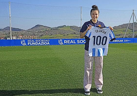 Ana Tejada en una imagen del pasado mes de febrero, cuando cumplió cien partidos con la Real Sociedad.