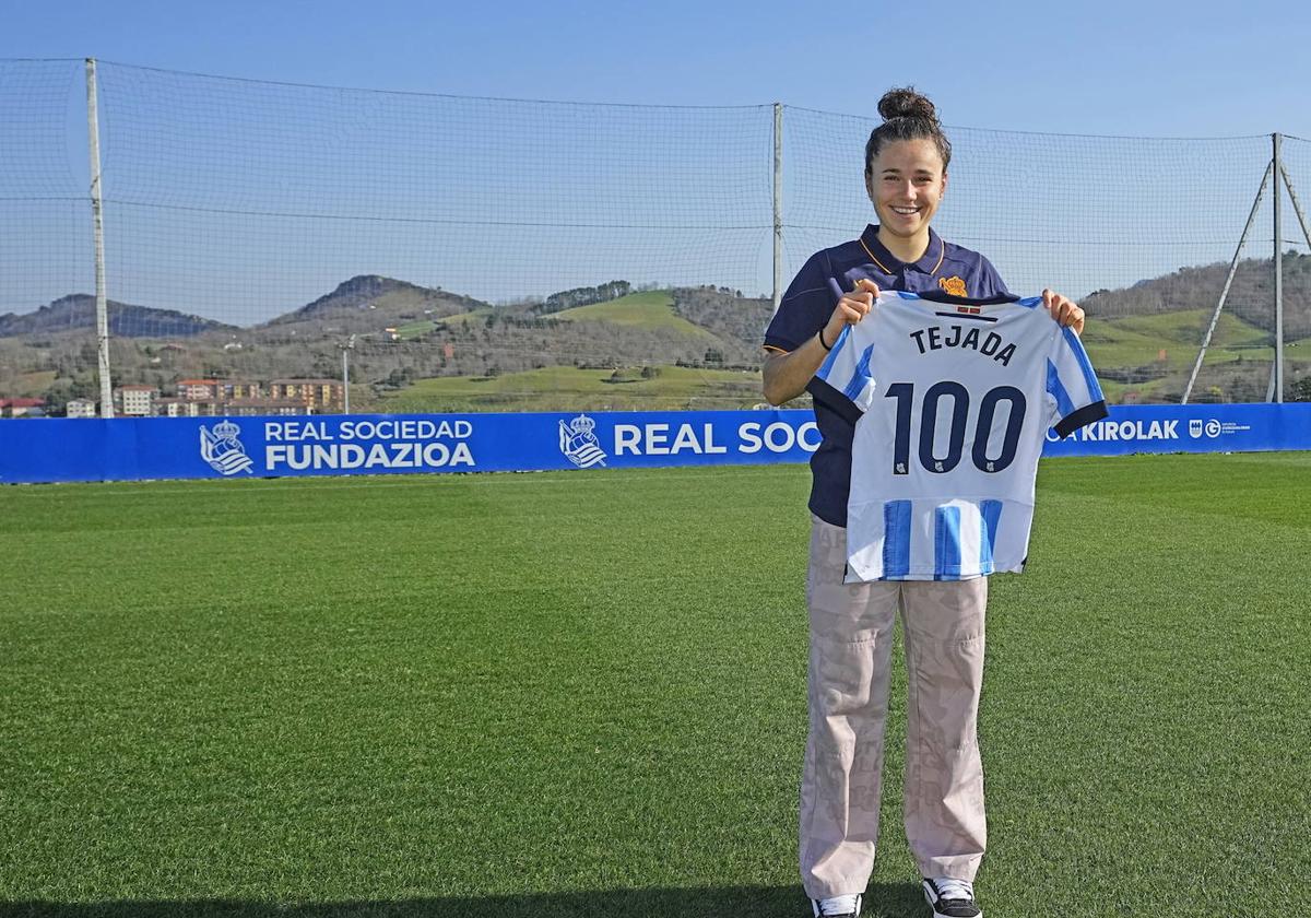 Ana Tejada en una imagen del pasado mes de febrero, cuando cumplió cien partidos con la Real Sociedad.