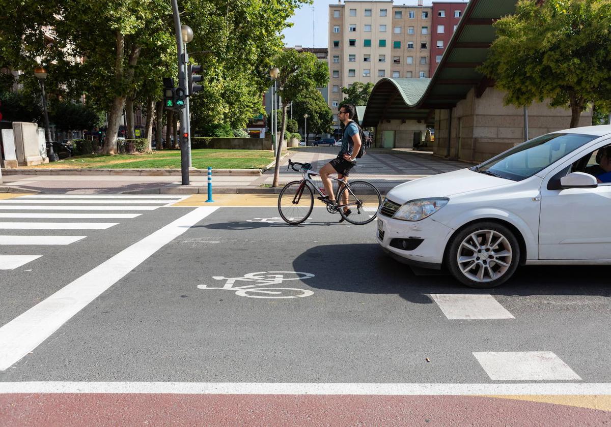 Eje ciclista en Duquesa de la Victoria.