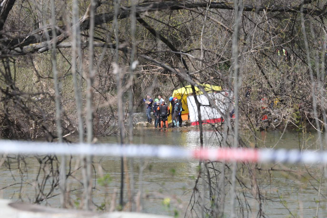 Hallan un cadáver en el río Ebro