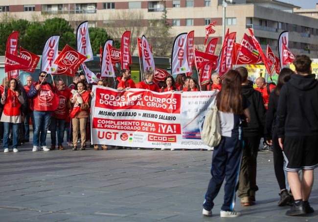 Protesta sindical frente a la Feria de Formación Profesional.