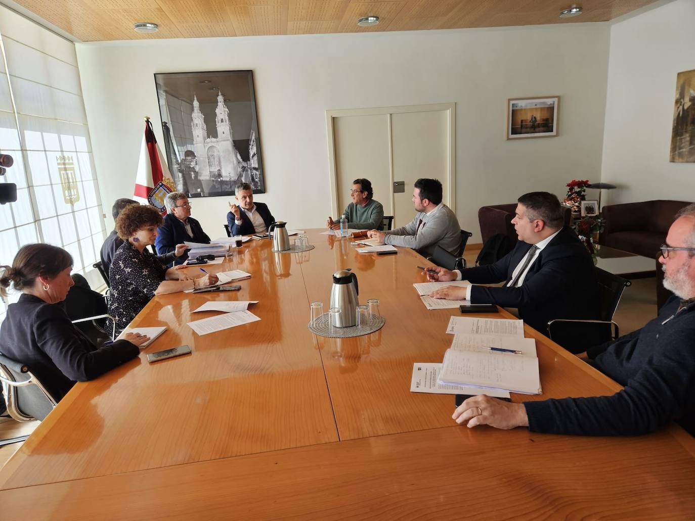 Reunión, este viernes, para la constitución del citado grupo de trabajo.