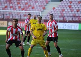 Los delanteros visitantes le ganaron la partida a la defensa blanquirroja.