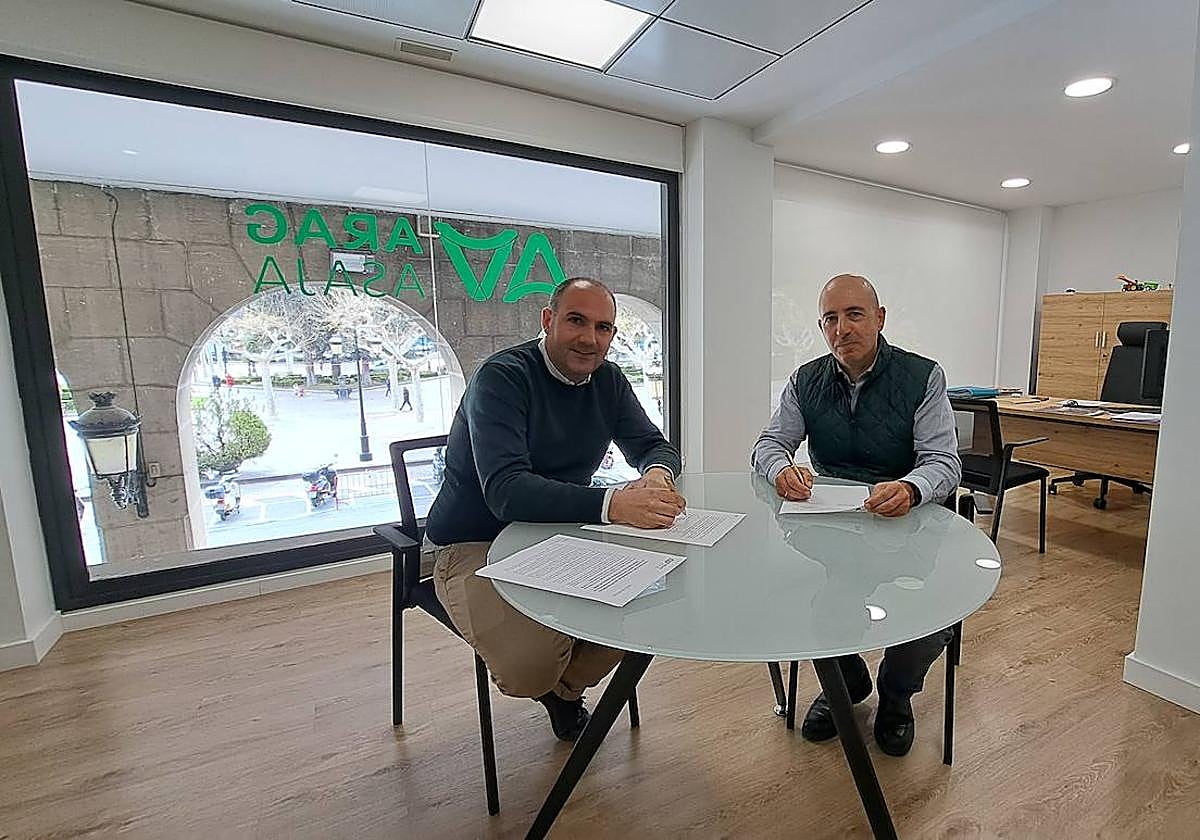 El alcalde de Cervera, Álvaro Forcada y el secretario general de Arag-Asaja, Igor Fonseca.