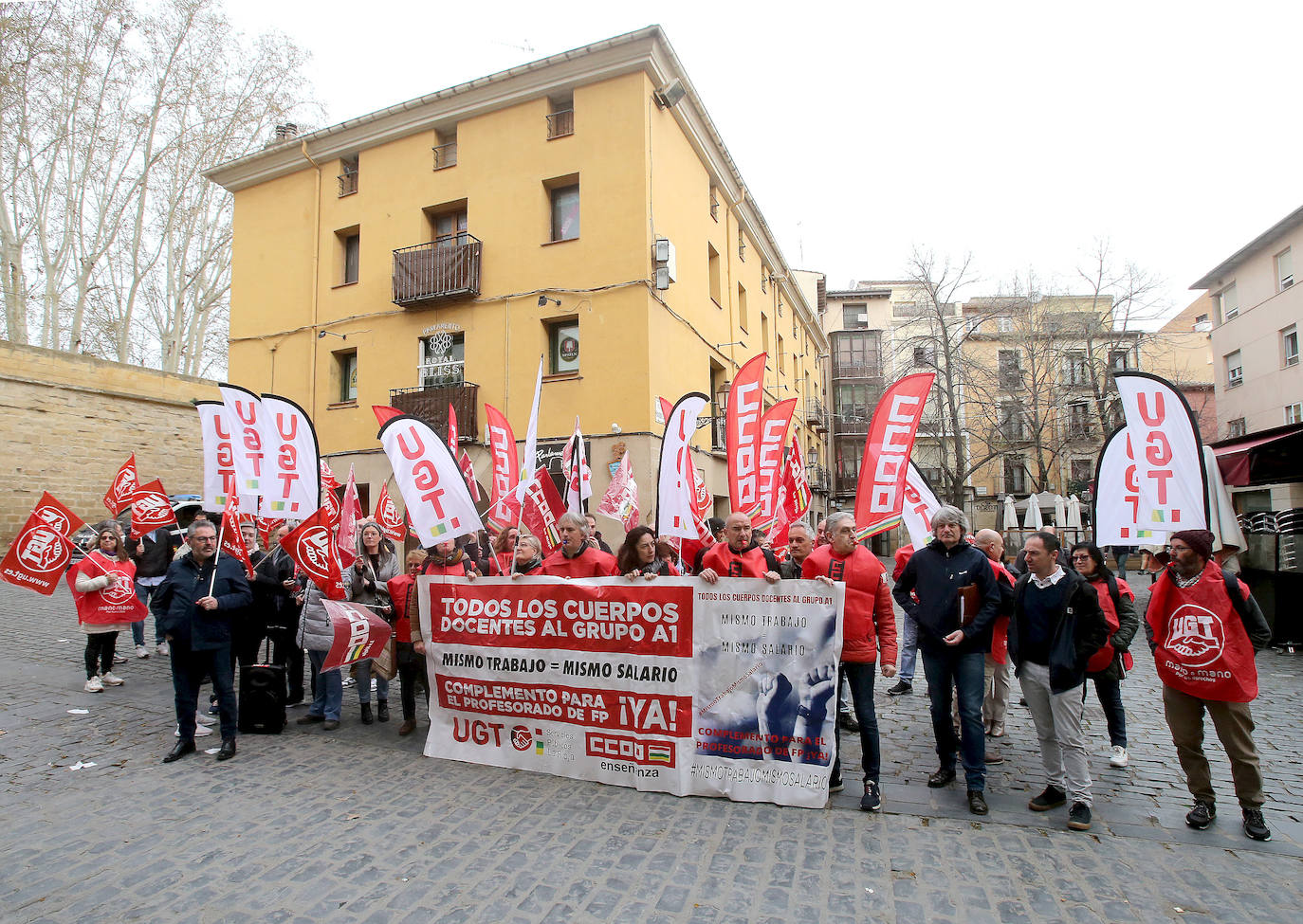 El pleno del Parlemento riojano, en imágenes