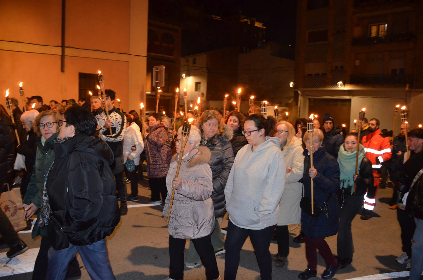 La procesión de antorchas, en imágenes