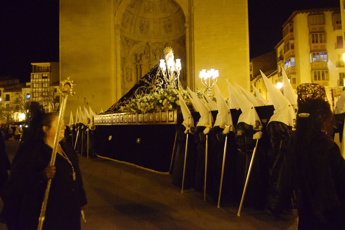 La procesión de La Soledad, en imágenes