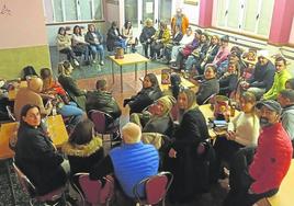 Reunión de los trabajadores de Plaza Chica de Cervera en el Círculo Agrícola Cerverano a finales de enero.