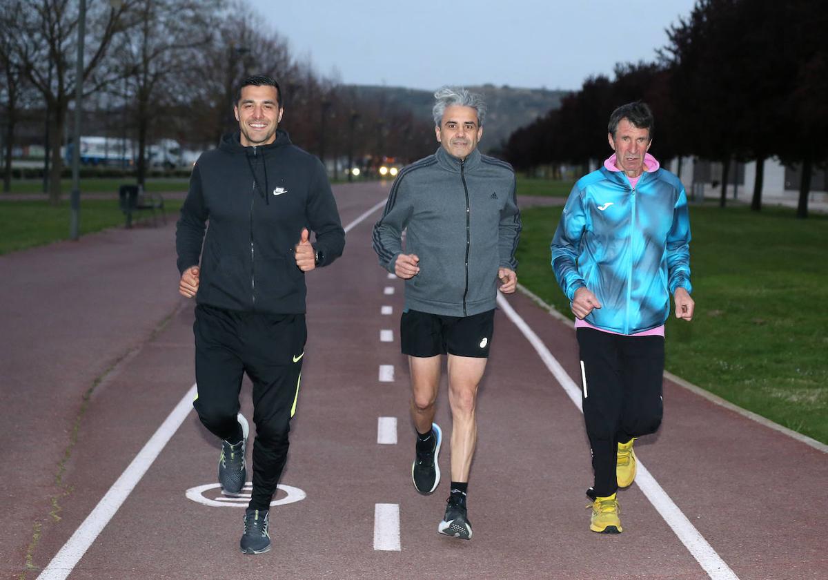 Roberto Molina, Javier Pascual y Fernando Magaldi se ejercitan en Logroño.