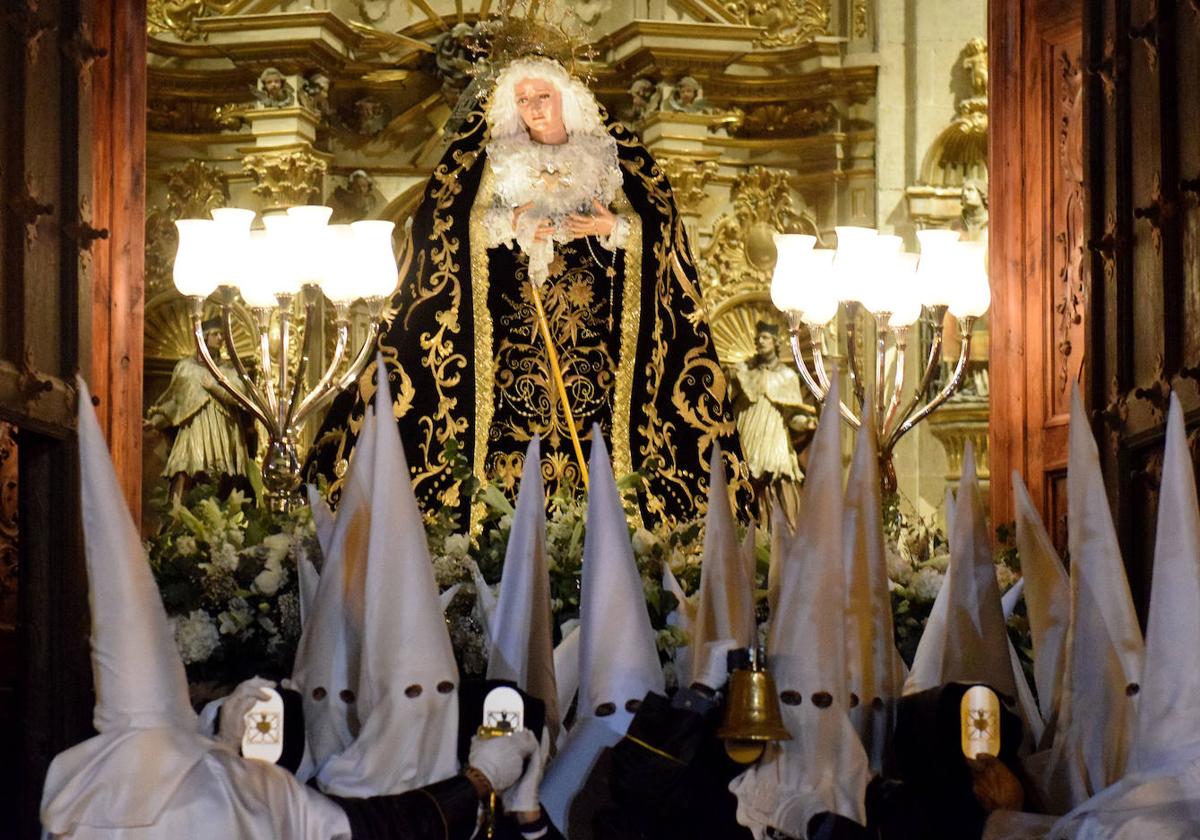 El curioso momento del retorno de la Virgen a La Redonda