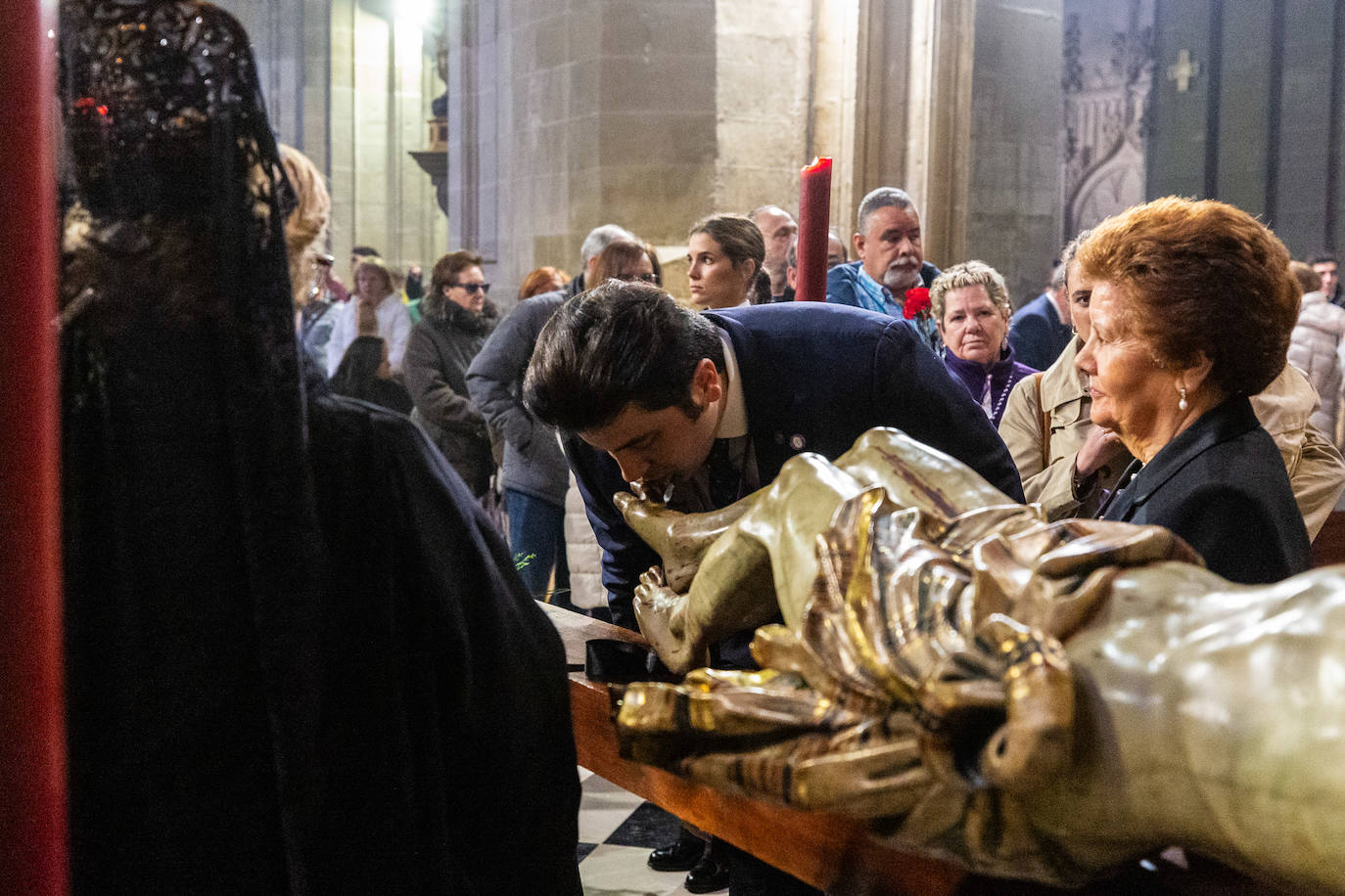 El besapies de este Viernes Santo, en imágenes