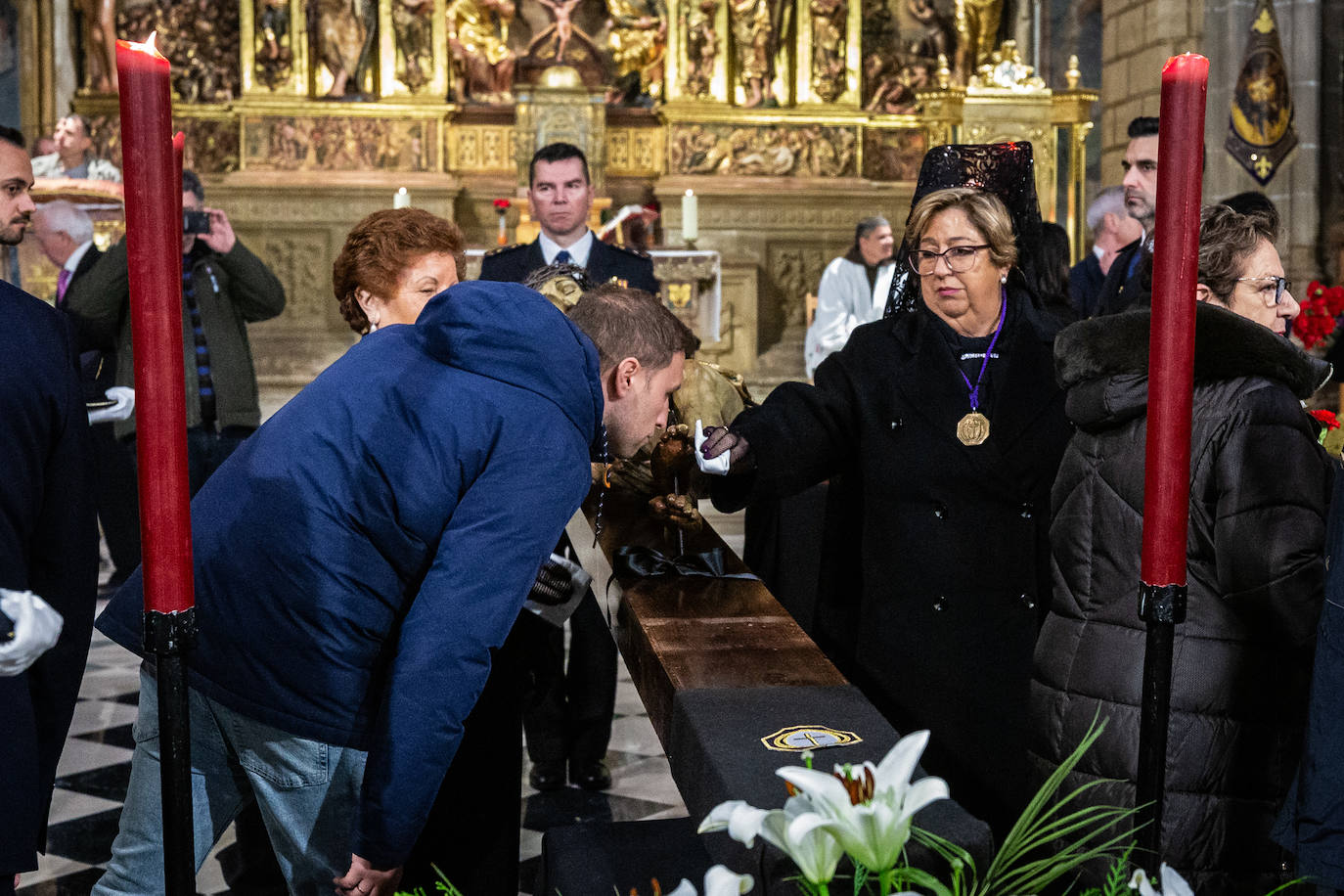 El besapies de este Viernes Santo, en imágenes