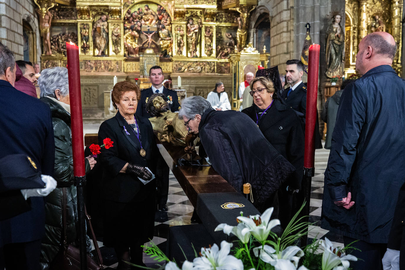 El besapies de este Viernes Santo, en imágenes