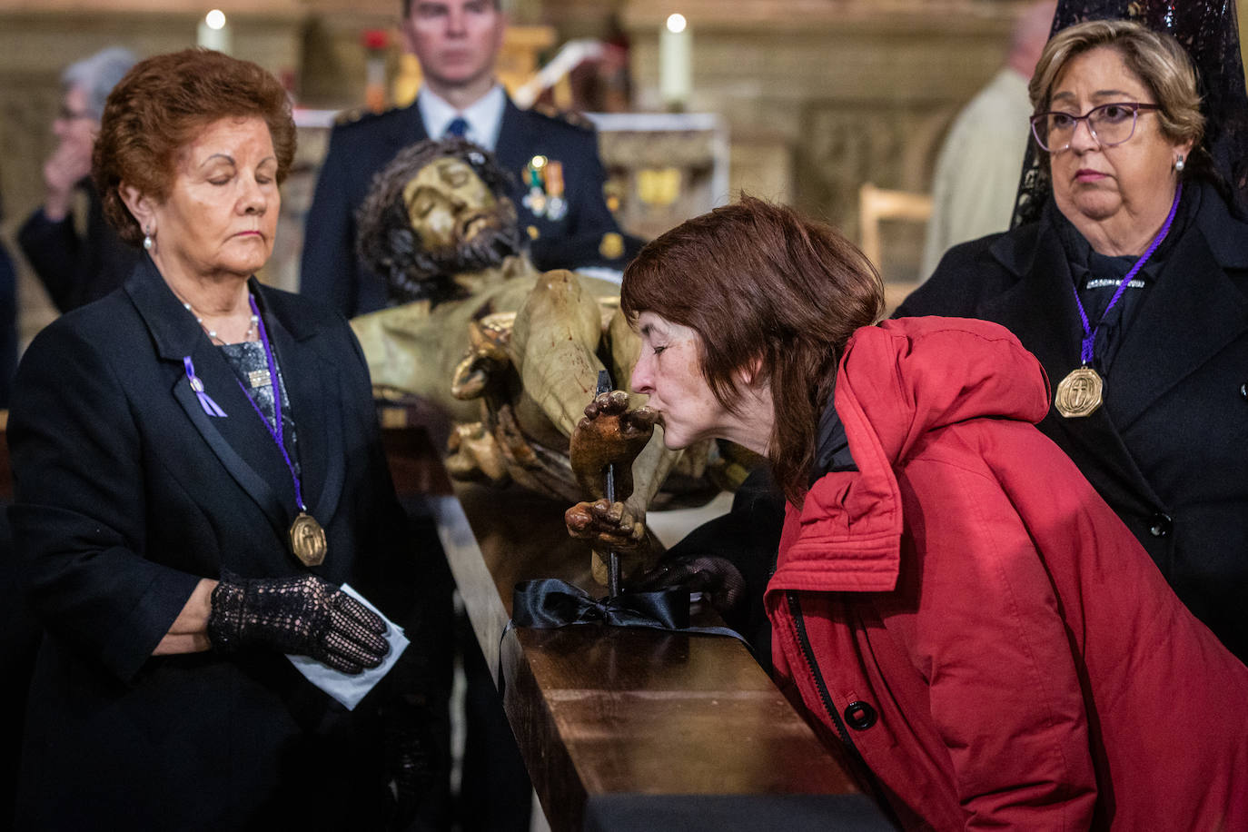 El besapies de este Viernes Santo, en imágenes