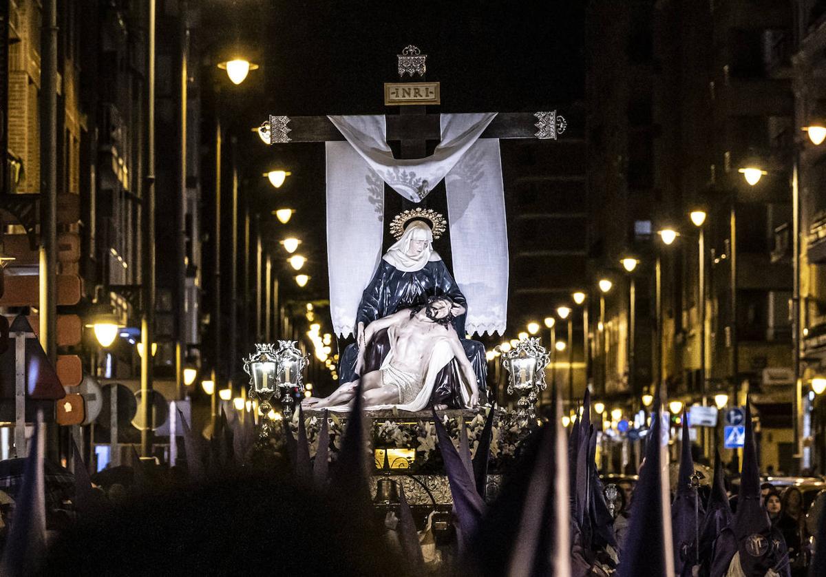 Las imágenes de la procesión de Vía Crucis de Nuestra Señora de la Piedad