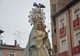 Las imágenes del encuentro entre la virgen Gloriosa y Cristo Resucitado en Calahorra