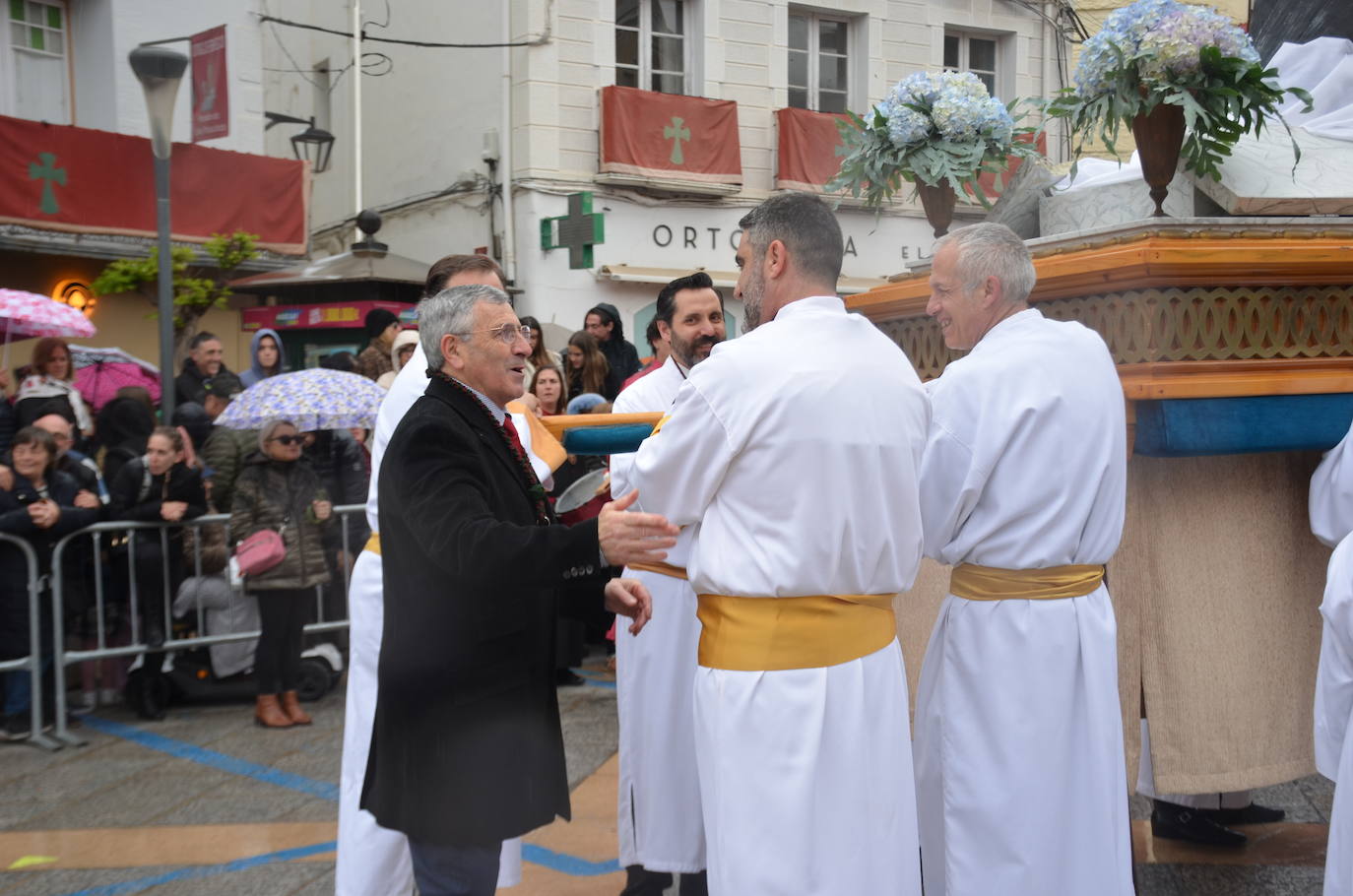 Las imágenes del encuentro entre la virgen Gloriosa y Cristo Resucitado en Calahorra