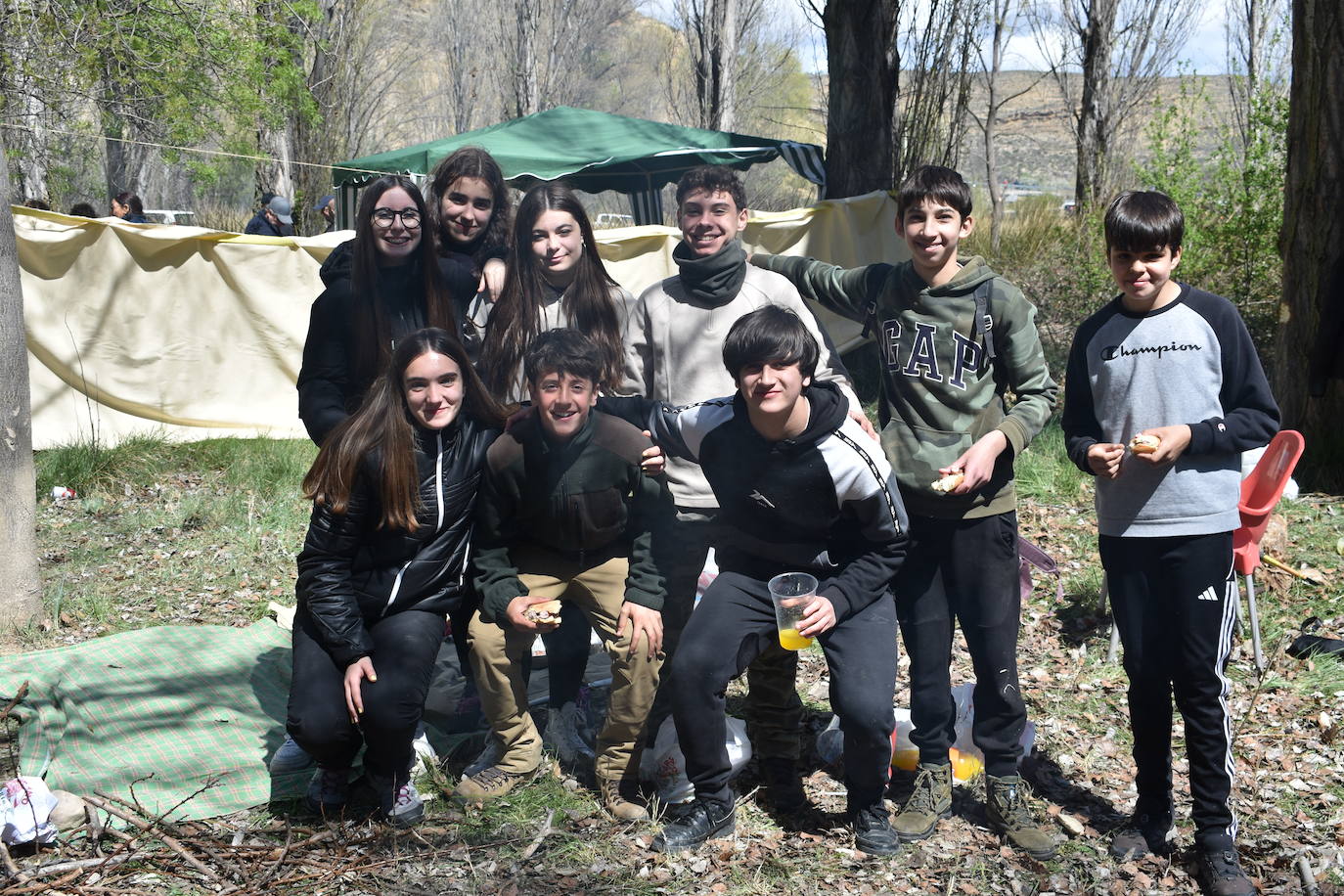 Las imágenes de las cuadrillas en el prado de Clunia de Aguilar