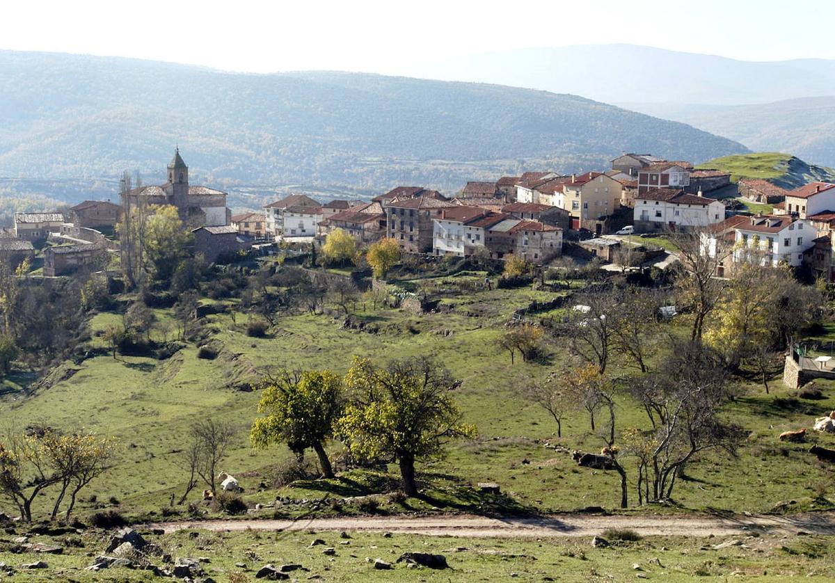 Vista panorámica del pueblo de Almarza de Cameros en una imagen de archivo.