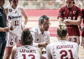 Ramiro García Ducrós, en el banquillo del Unibasket.