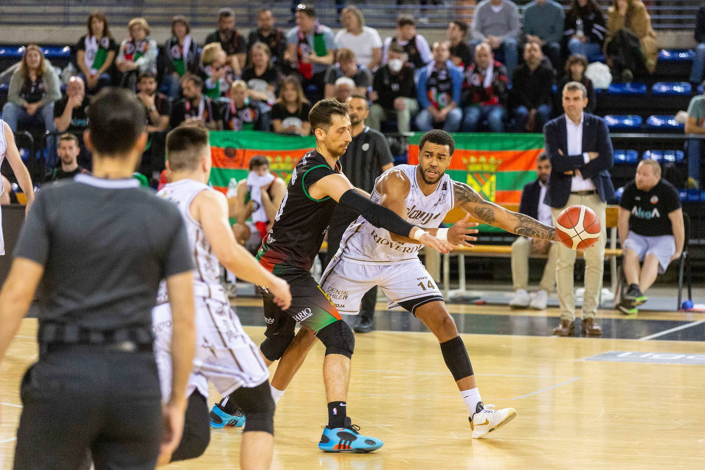 Las imágenes del partido Clavjo-Cantabria