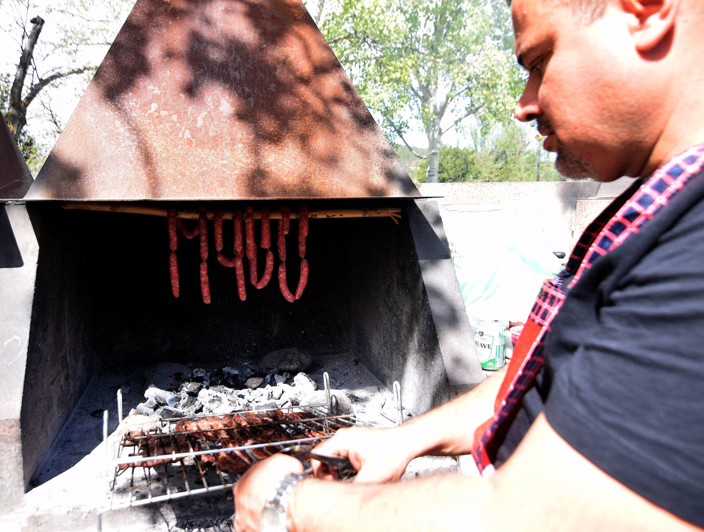 Mucha gente y pocos asadores en La Grajera