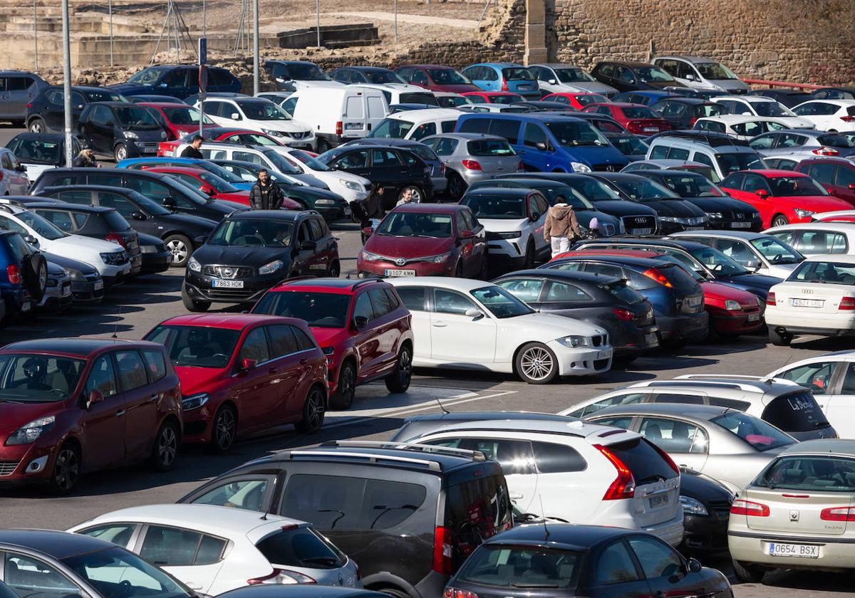 Más de dos tercios de los vehículos registrados en Logroño son coches.