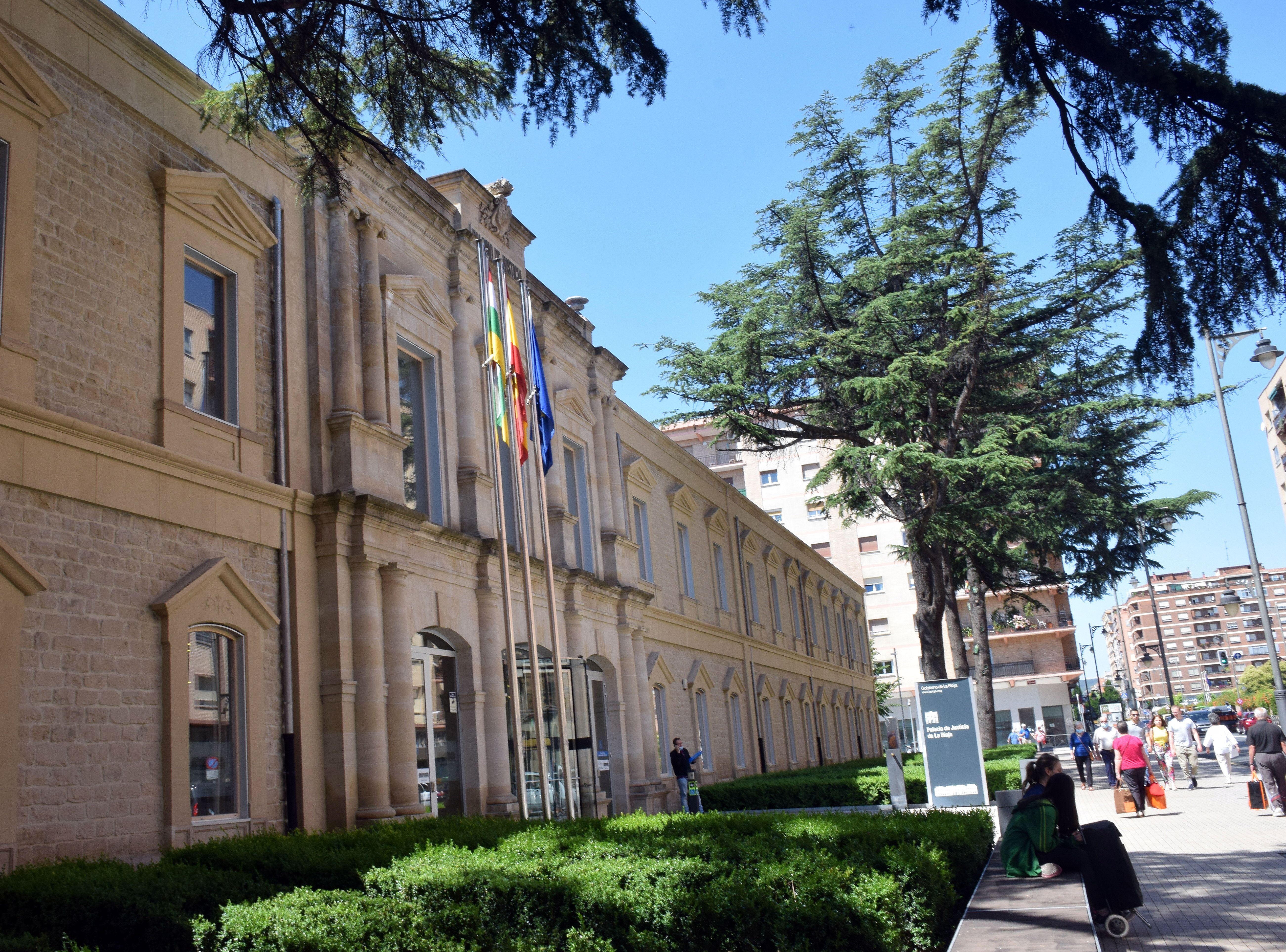 Exterior del Palacio de Justicia de Logroño.