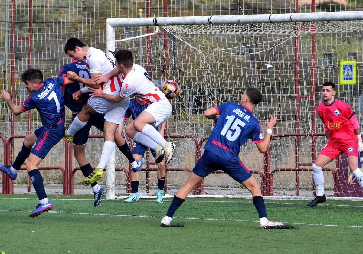 Imagen del partido del Comillas contra la UD Logroñés B de esta temporada.