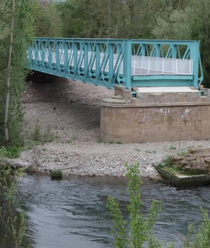 Imagen secundaria 2 - El centenario puente de Arenzana reabre al público como un mirador