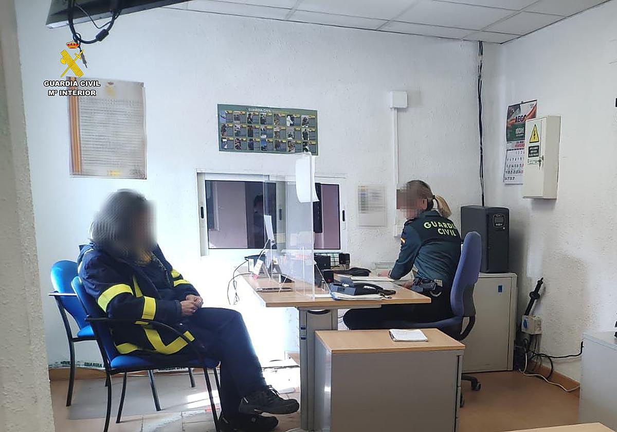 Detenida una empleada de una empresa de reparto por robar paquetes con teléfonos o smartwatch