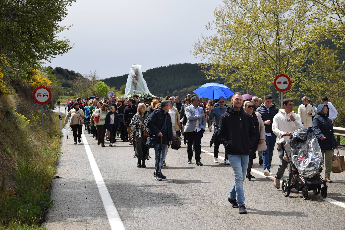 Procesión de la Virgen de Tómalos en Torrecilla