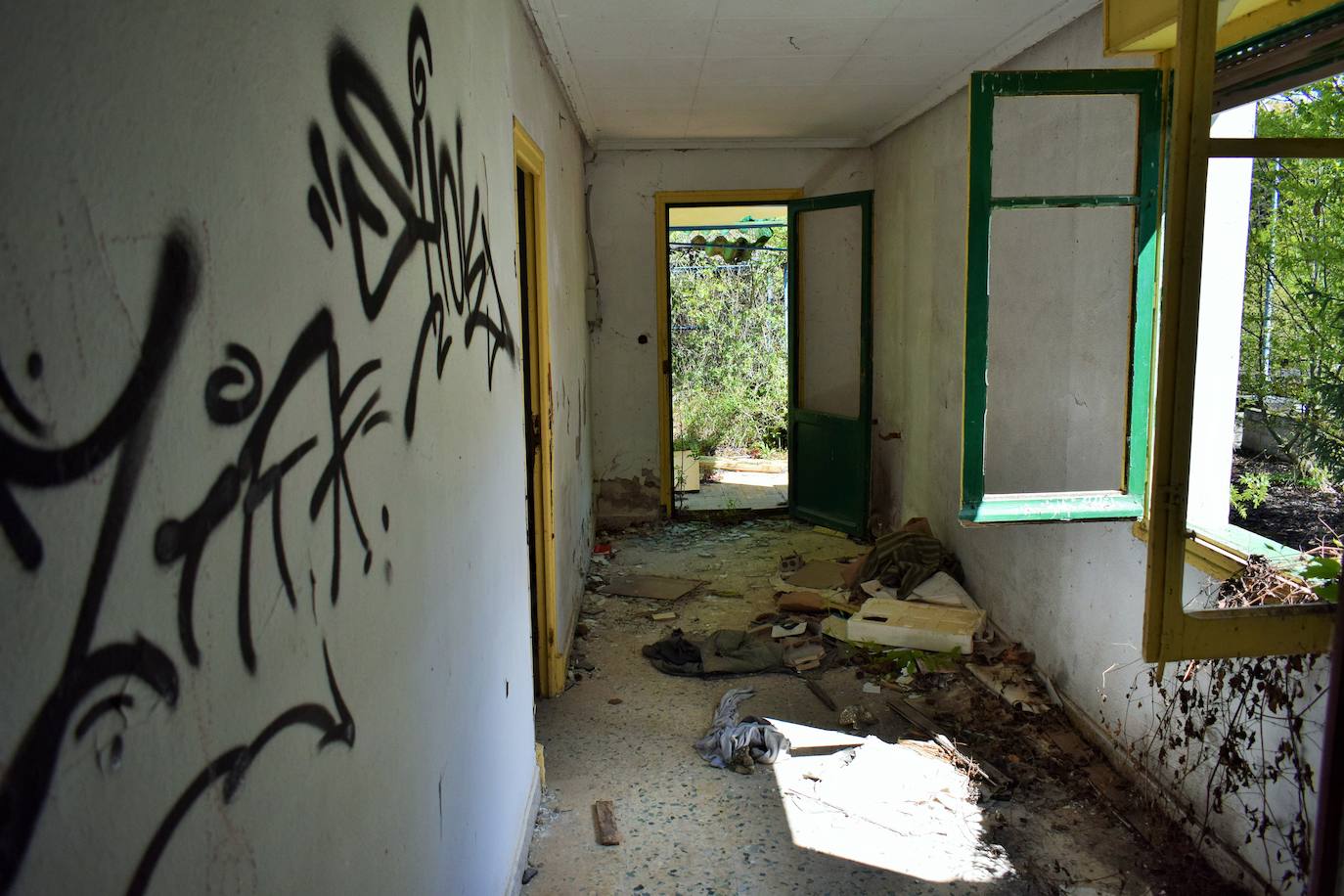 Las imágenes del estado de abandono de la piscifactoria