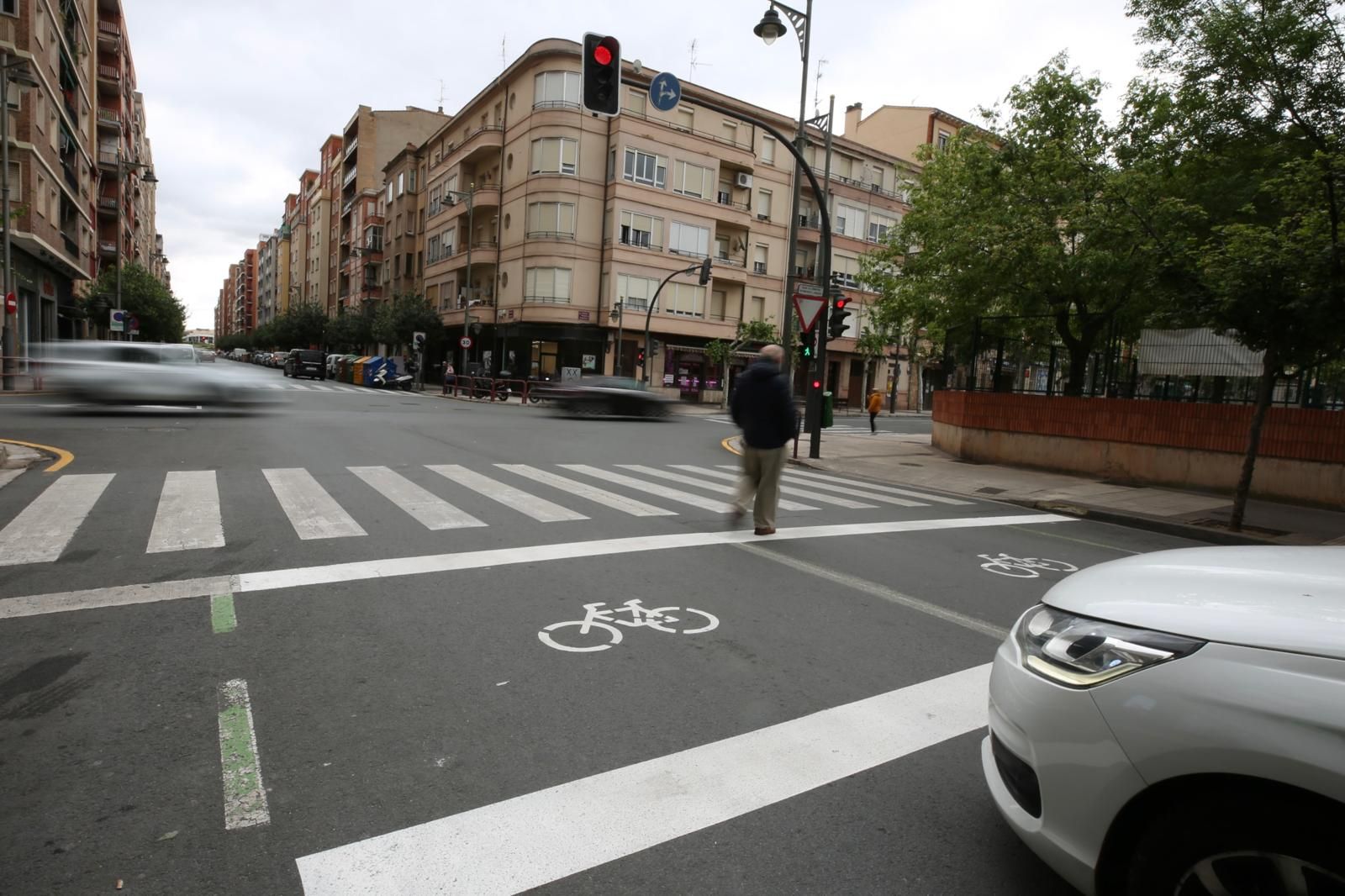 'Parrilla 'ciclista' en la calle Huesca, en el cruce con República Argentina.